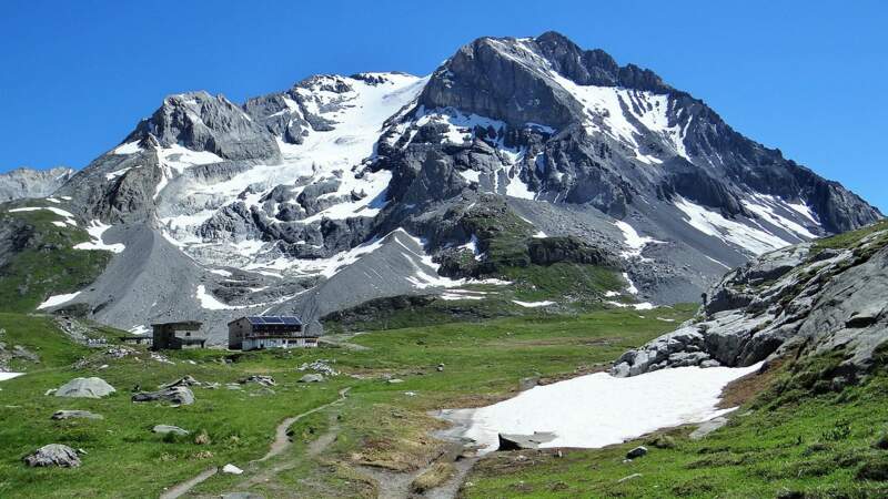 6 montagnes d'exception à découvrir l'été en France et en Italie