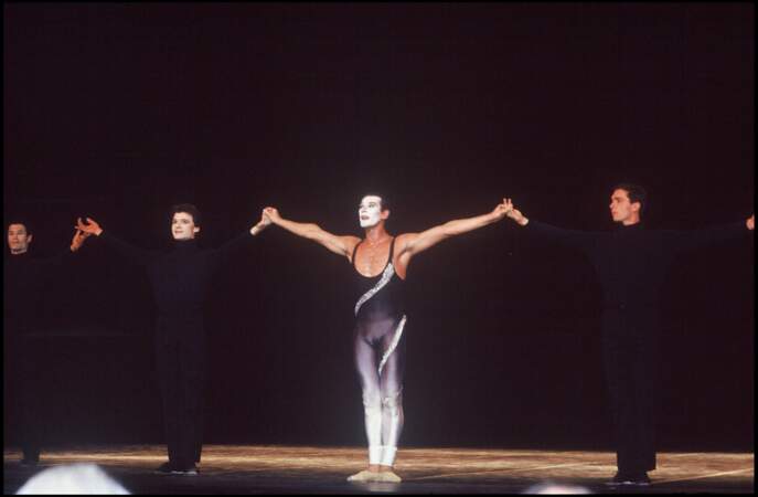 Le danseur, sur scène lors de la soirée "Géants de la danse", au théâtre des Champs-Élysées, à Paris, en 1991.
