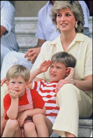 Lady Diana : les 25 photos cultes avec ses fils Harry et William