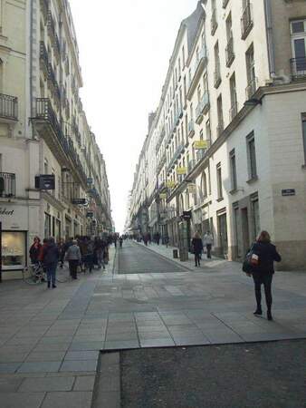 On "crébillone" (se promène) rue Crébillon