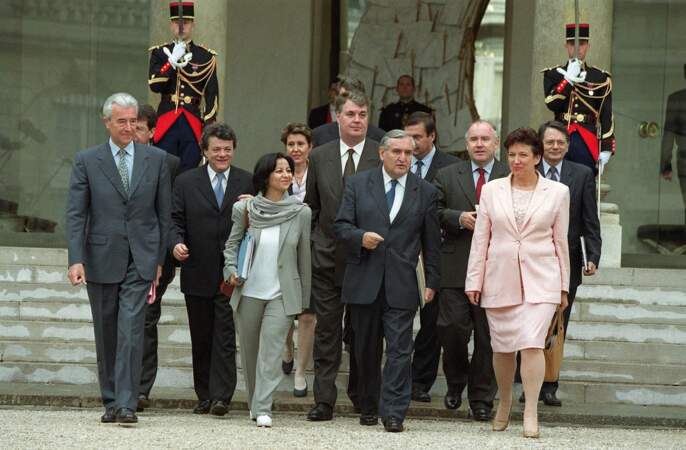 Roselyne Bachelot à la sortie de son premier Conseil des ministres, le 10 mai 2002