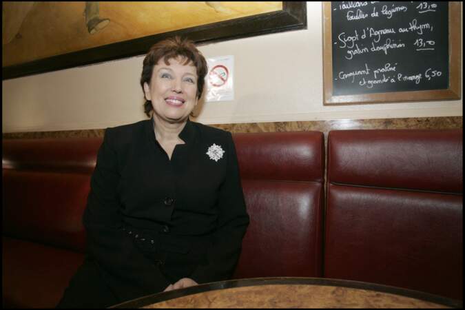 Roselyne Bachelot fait la tournée des bars pour s'assurer de l'application de la loi anti-tabac, le 2 janvier 2008