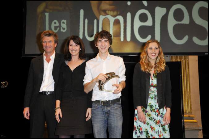 ... aux côtés de Philippe Caroit, sa mère Zabou Breitman et Alysson Paradis...