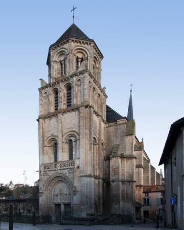 L'église Saint-Radegonde à Poitiers date du XIe siècle