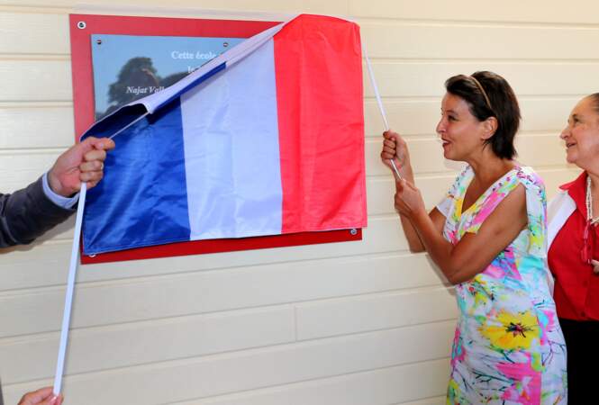 La ministre de l'Éducation nationale, de l'Enseignement supérieur et de la Recherche a inauguré le groupement scolaire Théodore Monod, à Sadirac, en Gironde, le 27 août 2016.