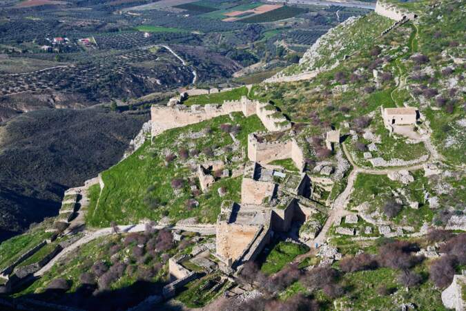 Point de vue sur l'Acrocorinthe, la citadelle de l'antique Corinthe