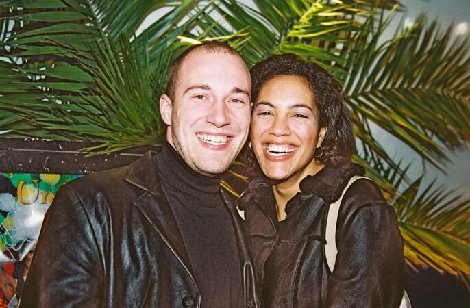 Christophe Mercy et Julie Bouville ont tous les deux 24 ans lorsqu'ils font partie des candidats de "Loft Story". Arrivés célibataires, ils repartent en couple. 