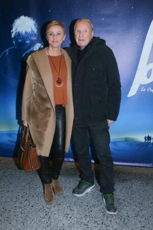 Yves Rénier et sa femme Karin Rénier au photocall du spectacle "Bô, le voyage musical" de Catherine Lara et Giuliano Peparini,  au théâtre du 13ème Art à Paris, le 9 mars 2018.