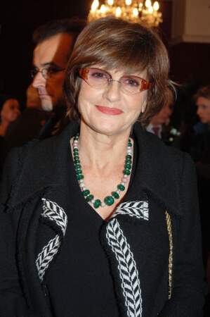 Elle a ensuite travaillé aux éditions Filipacchi, avant de rejoindre la rédaction du magazine "Elle", en 1984. 