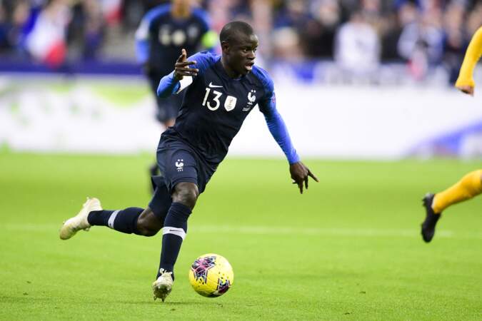 N'Golo Kanté, 30 ans, le milieu de terrain du Chelsea FC, est l'un des joueurs qui a marqué le cœur des supporters au moment de la Coupe du Monde, en 2018. Homme très discret, il préserve sa vie privée.