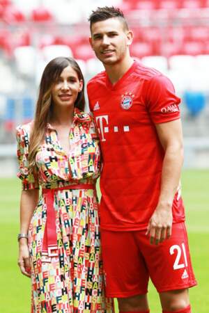 Le footballeur est en couple avec Amelia Ossa Llorente. Ils ont un fils, prénommé Martin, né le 1er août 2018.