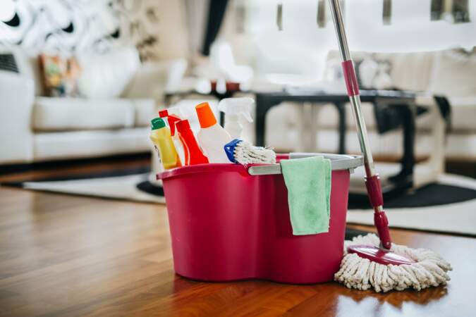 Carrelage, parquet, moquette : que dois-je utiliser pour bien nettoyer mes sols ?