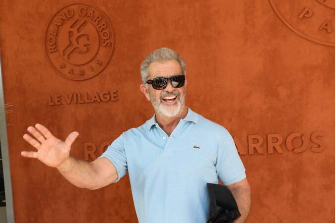 Mel Gibson prend la pose à Roland-Garros 