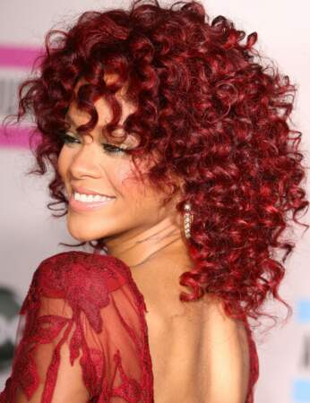 La chevelure rouge de Rihanna