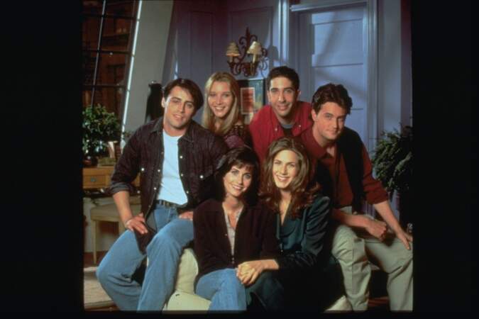 "Friends" raconte l'histoire de six amis, Rachel, Monica, Phoebe, Joey, Chandler et Ross, dans leur quotidien à New York.