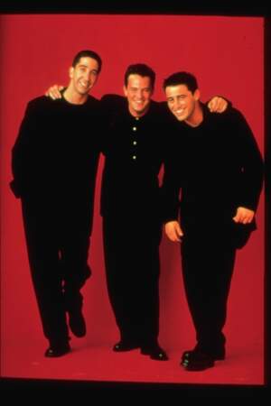 Du côté des acteurs, David Schwimmer, Matthew Perry et Matt Leblanc ont respectivement 26, 25 et 27 ans lorsqu'ils débutent dans "Friends". 