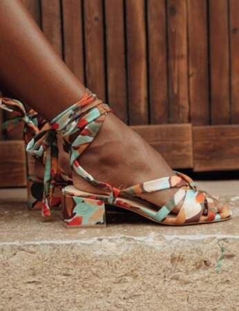 Sandales tendance : multicolores 