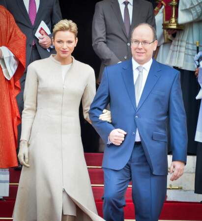 Le prince Albert II de Monaco et sa femme la princesse Charlène à la cathédrale de Monaco, pour une messe pendant les festivités de la Saint Dévote, à Monaco, le 27 janvier 2017.