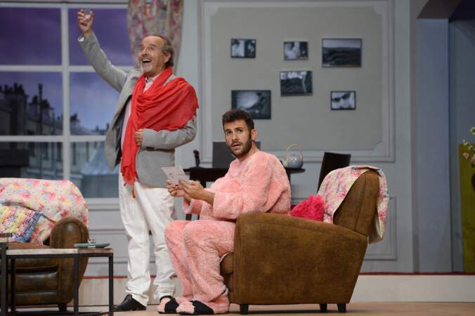 Raymond Acquaviva et Laurent Ournac lors du filage de la pièce "Le Gai Mariage", au Casino de Paris, le 4 septembre 2015, à Paris.  