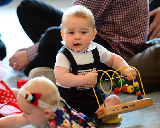 Le prince William, Kate Middleton, et leur fils George, 8 mois, participent à une fête pour la Plunket Association de Wellington, le 9 avril 2014. 
