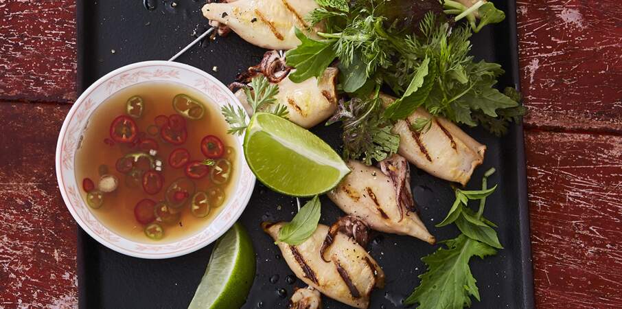 Calamars au barbecue, sauce thaïe au piment