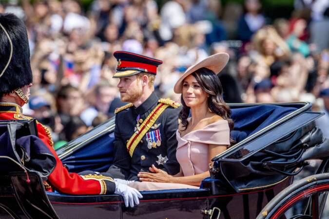 Le 9 juin 2018, le prince Harry et Meghan Markle, célèbrent "Trooping the Colour", célébrant l'anniversaire officiel du souverain britannique, avec une parade militaire, à Londres.