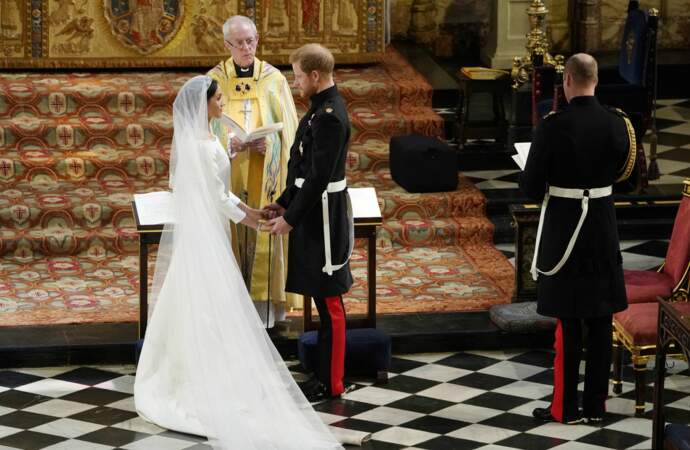 Le prince William, duc de Cambridge, de dos, est le témoin de son frère Harry.