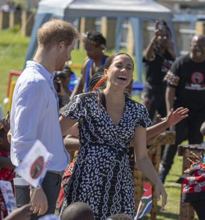 Le prince Harry et Meghan Markle visitent le township de Nyanga, en Afrique du Sud, le 23 septembre 2019. 