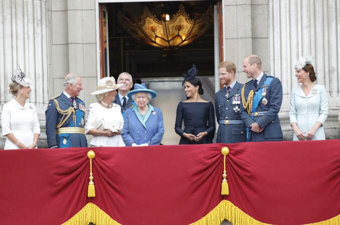 La famille royale d'Angleterre lors de la parade aérienne de la RAF pour le centième anniversaire au palais de Buckingham, à Londres, le 10 juillet 2018.