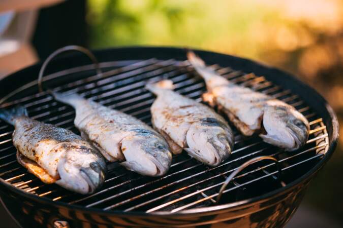 L'astuce insolite pour que le poisson ne colle pas à la grille du barbecue