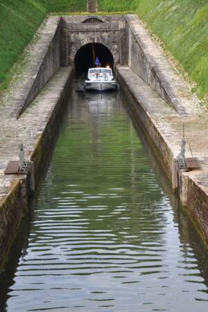 Le tunnel-canal de Saint-Albin construit sous Napoléon III