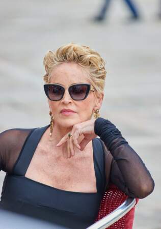 Sharon Stone pose pour Dolce & Gabbana à Venise le vendredi 27 août 2021