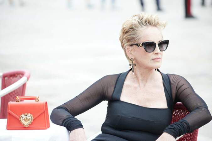 Sharon Stone pose pour Dolce & Gabbana à Venise le vendredi 27 août 2021