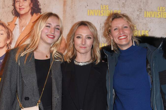 C'est aussi en famille, avec sa sœur Alexandra et sa nièce Chloé Jouannet, qu'Audrey Lamy assiste, à Paris, le 7 janvier 2019, à l'avant-première du film "Les Invisibles", dans lequel elle joue l'un des premiers rôles.