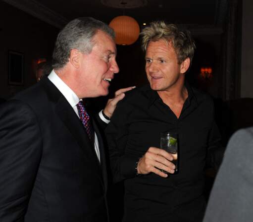 Gordon Ramsay aux côtés de son beau-père Chris Hutcheson, à l'ouverture de son restaurant "York and Albany", à Londres, le 19 septembre 2008.