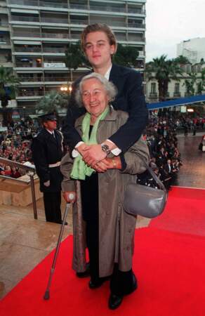 L'acteur, très proche de sa grand-mère Helen, assistent à la projection du film "Kansas City", au 49ème Festival du film de Cannes, le 11 mai 1996.