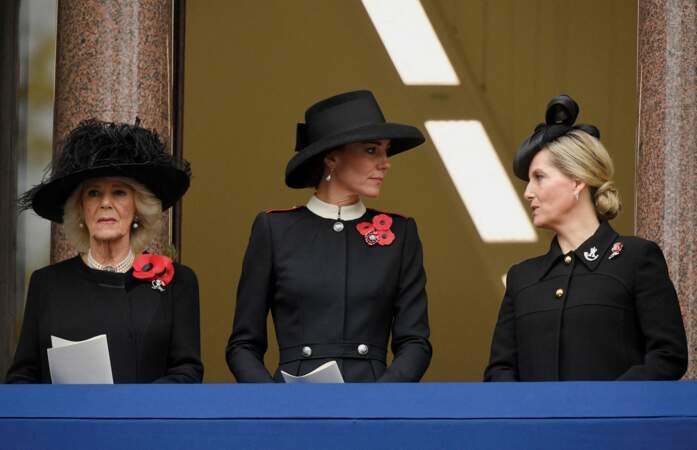 La duchesse de Cornouailles, Camilla Parker Bowles, la duchesse de Cambridge, Kate Middleton et la comtesse de Wessex, Sophie Helen Rhys-Jones à Londres le 14 novembre 2021.