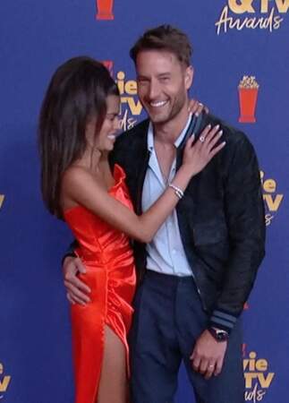Le couple est apparu avec ses alliances de mariage, sur le tapis rouge aux MTV Movie & TV Awards, à Los Angeles, en Californie, le 18 mai 2021.