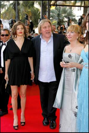 En 2005, Gérard Depardieu est en couple avec Clémentine Igou. Ils sont discrets mais se montrent parfois publiquement, comme lors du 60ème festival de Cannes, en 2007.