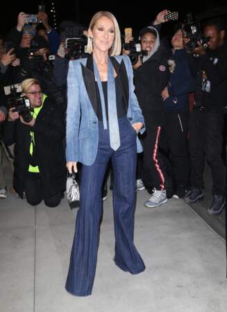 Céline Dion dans un look en denim et jean flare tendance