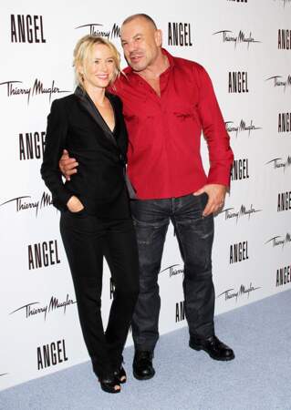 Naomi Watts et Thierry Mugler lors de la soirée pour le lancement du parfum "Angel", à New York, le 23 juin 2011.