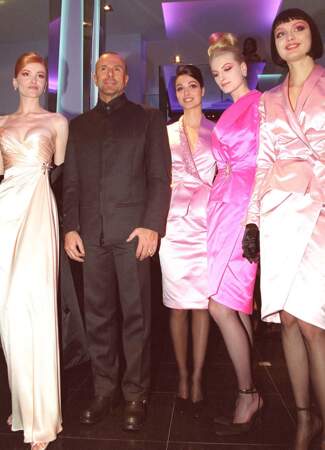 Inauguration de la boutique Thierry Mugler, à Paris, le 12 mars 1999.