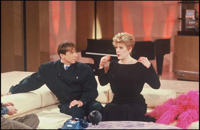 Thierry Mugler et Sylvie Joly sur le plateau de l'émission "C'est encore mieux l'après-midi", le 6 février 1987.