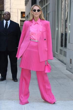 Céline Dion en total look rose