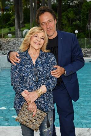 Entre Nicoletta (née en 1944) et son mari le producteur de musique Jean-Christophe Molinier (né en 1959)...