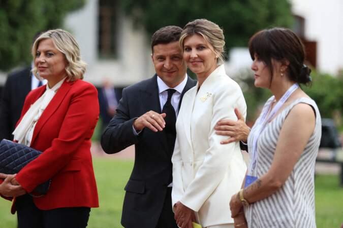 Olena Zelenska et son mari Volodymyr Zelensky, le 23 août 2021, durant le sommet à Kiev des premières dames et époux de présidentes, à l'initiative de la femme du président ukrainien.