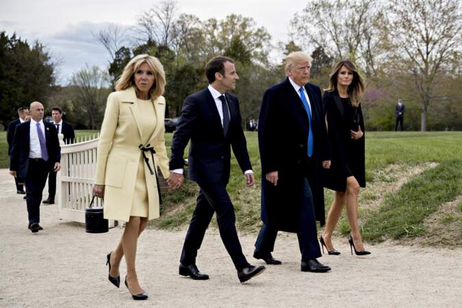 Les couples présidentiels français et américains arrivent à Mount Vernon, à bord de l'hélicoptère présidentiel Marine One, dans l'État de Virginie, aux Etats-Unis, le 23 avril 2018. 
