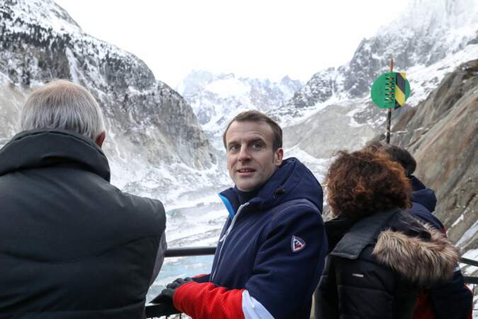 Emmanuel Macron lors d'une visite de la Mer de Glace avec des scientifiques à Chamonix, le 13 février 2020.