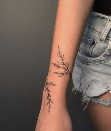 Des feuilles sur l'avant bras