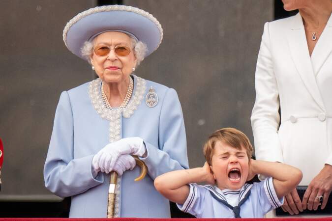 Jubilé d'Elizabeth II : Charlotte, Louis et George en calèche avec Kate Middleton lors de la parade militaire